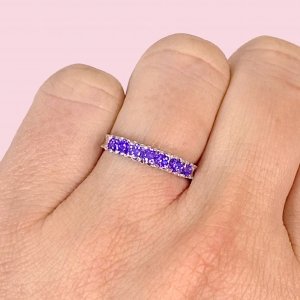 Anillo Medio sin fin Amatista de Plata 925